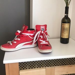 Men’s red puma